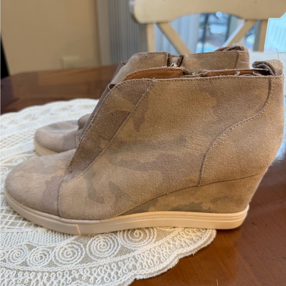 Paolo Grey/Beige Suede Wedge Booties